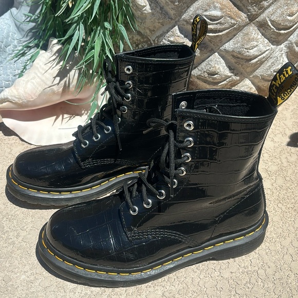 Dr. Martens 1460 Womens Patent Leather Croc Embossed Size 8 NEW - Picture 6 of 14